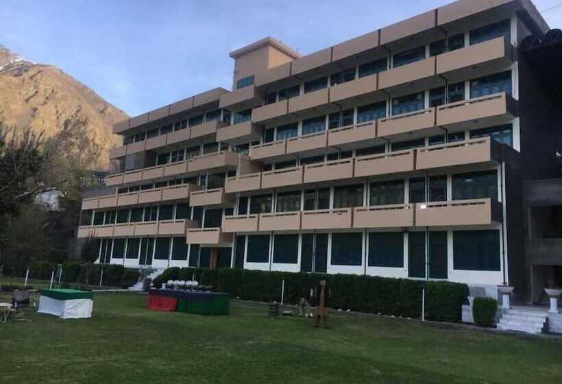 هتل Tirch Mir View  Chitral