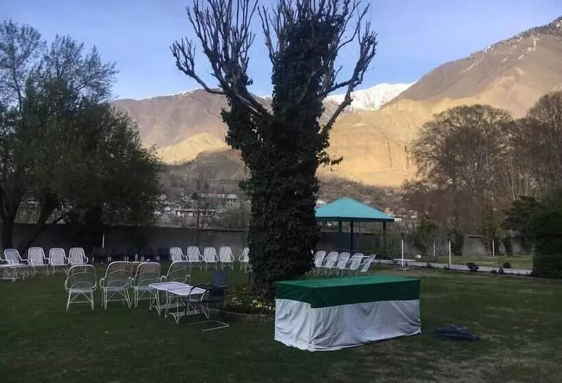 هتل Tirch Mir View  Chitral