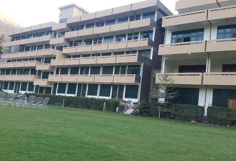 هتل Tirch Mir View  Chitral