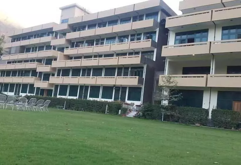 هتل Tirch Mir View  Chitral