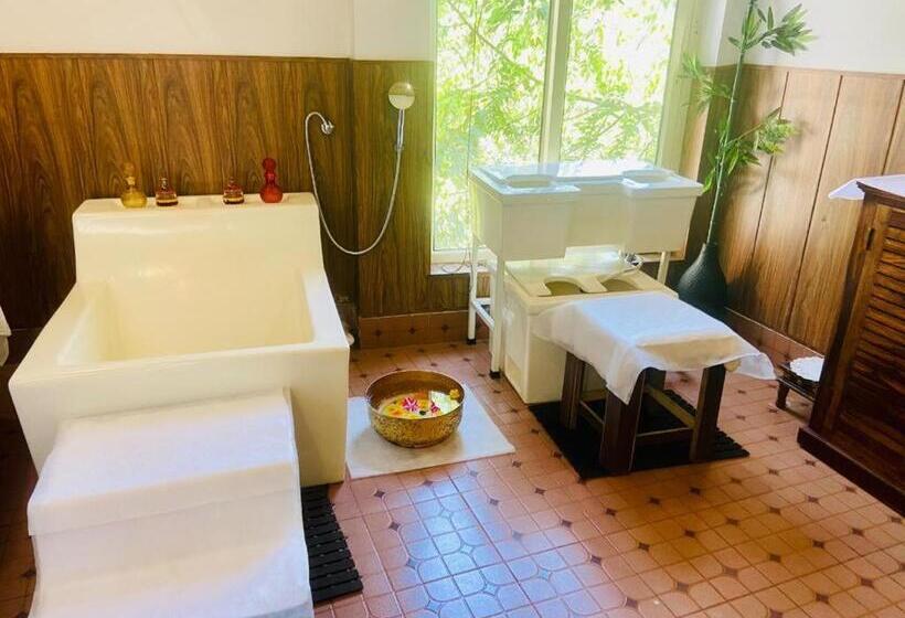 호텔 Veda5 Wellness Retreat & Spa