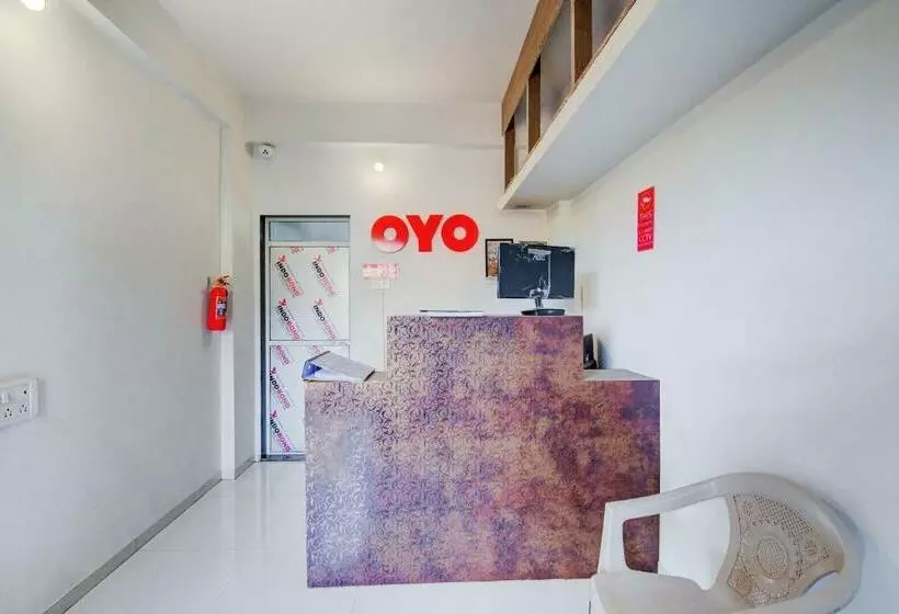 Oyo 23695 Hotel Down Town