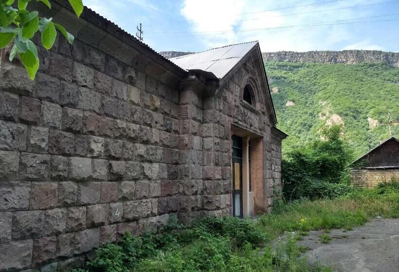 Tumanyan Bathhouse Hostel