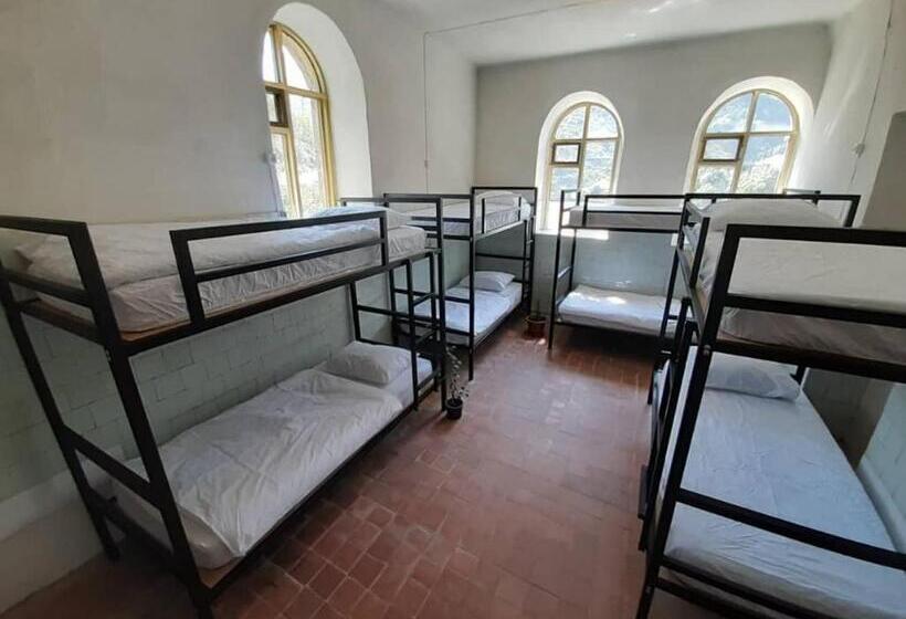 Tumanyan Bathhouse Hostel