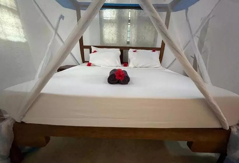 Chikachika Beach B&b