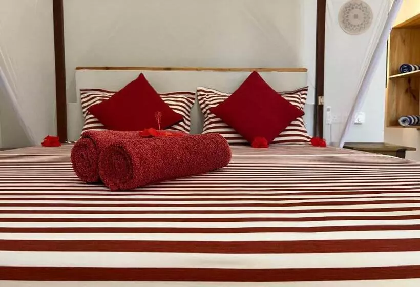 Chikachika Beach B&b