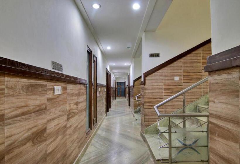 Hotell Collection O The Shree Dhar Niwas