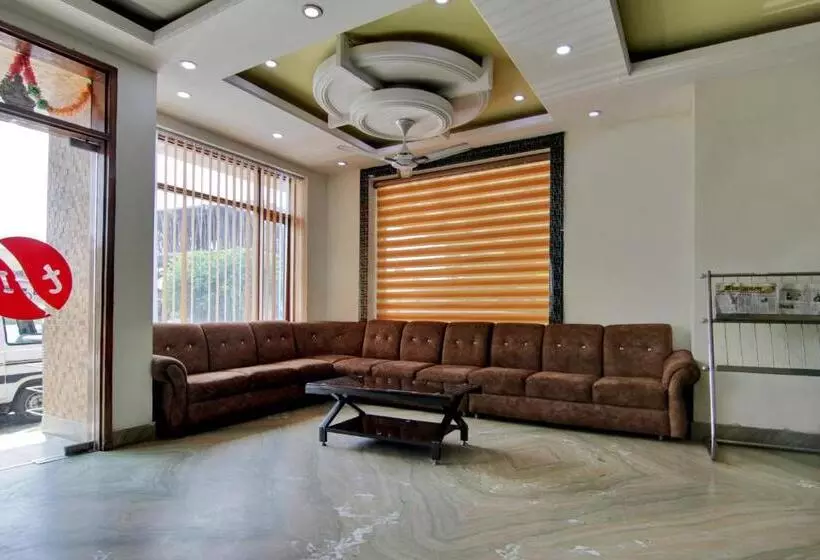 Hotelli Collection O The Shree Dhar Niwas