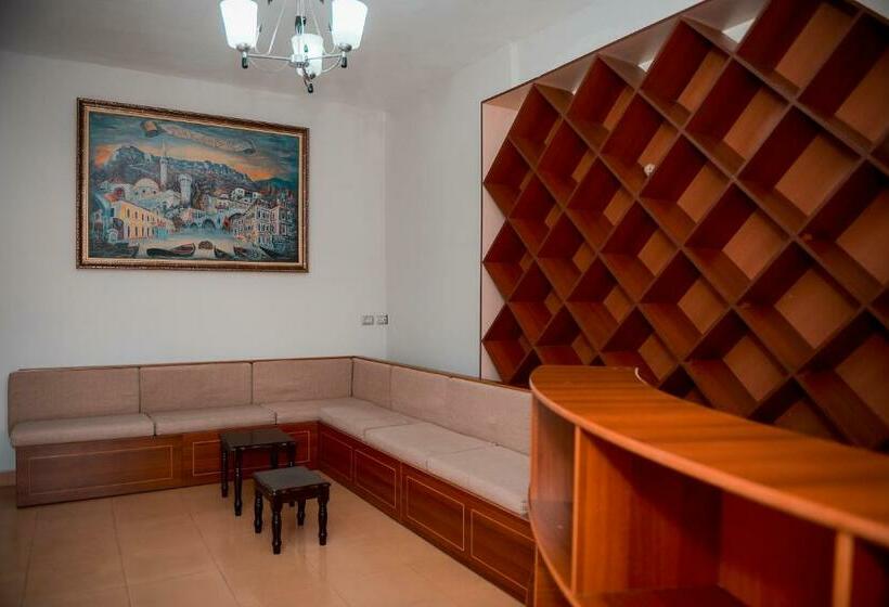 Hostel Central Shkoder