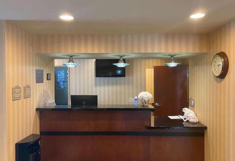 호텔 Americinn By Wyndham Oshkosh