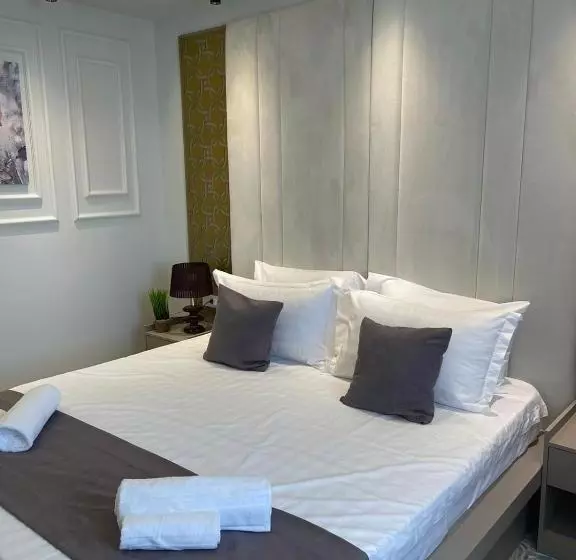 هتل Apartments Jordan Luxury