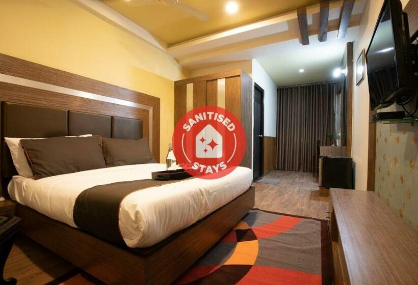 Hotel Oyo 80824 Collection O Vrindavan Regency