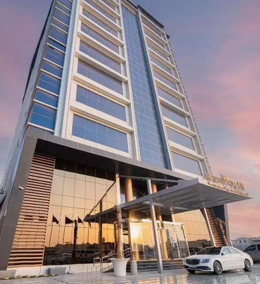 The Gate Hotel And Apartments