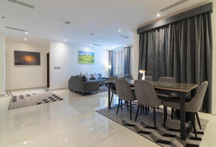 The Gate Hotel And Apartments