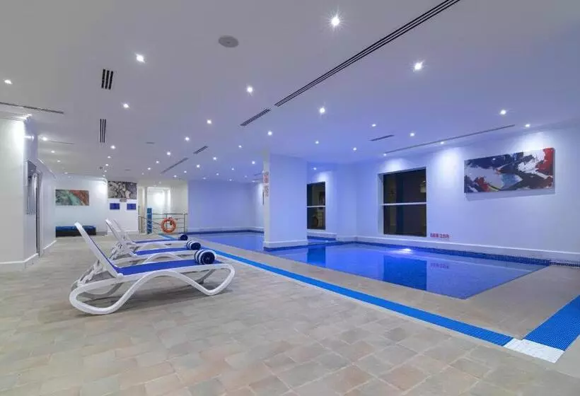 The Gate Hotel And Apartments