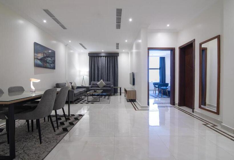 The Gate Hotel And Apartments