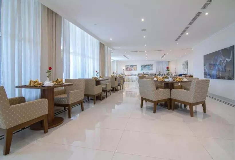 The Gate Hotel And Apartments