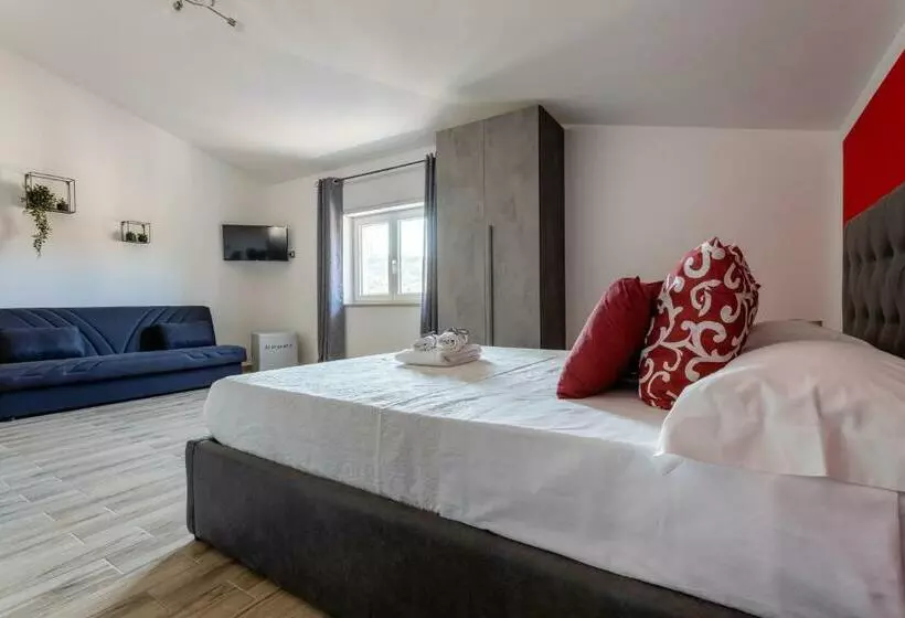 ペンション Cadoni Guest House