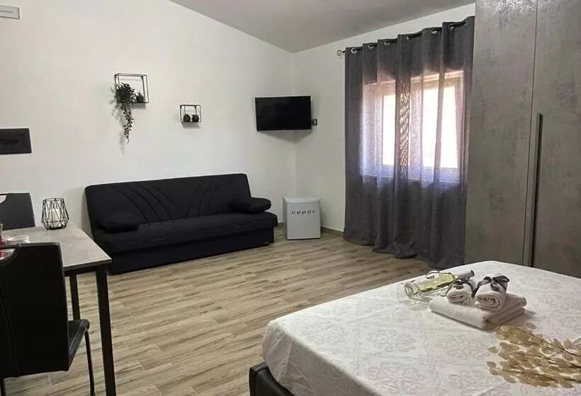 ペンション Cadoni Guest House