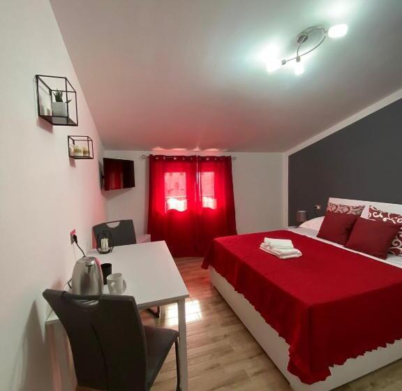 ペンション Cadoni Guest House