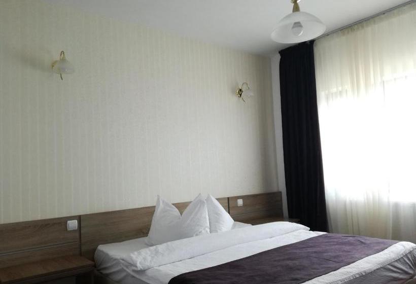 ペンション Sport Avalanche