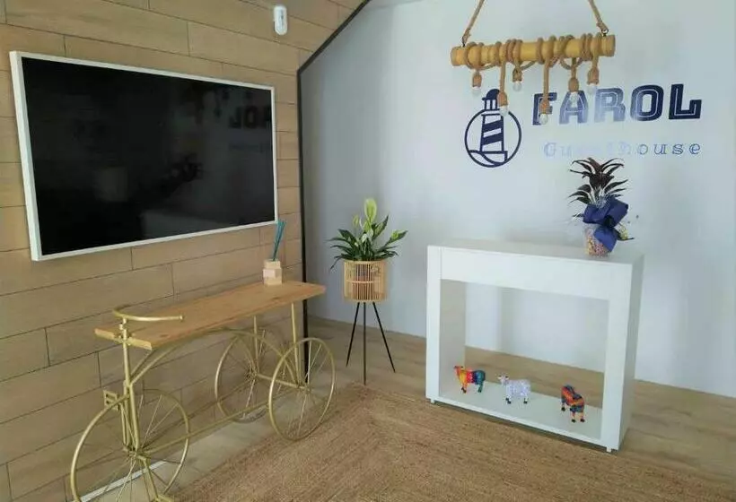 Retkeilymaja Farol Guesthouse