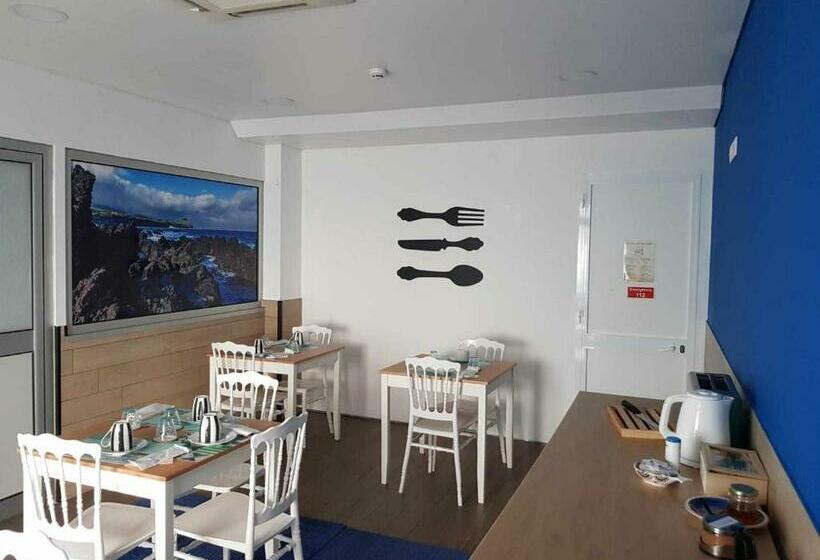 ユースホステル Farol Guesthouse