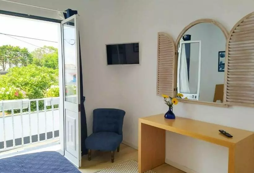 Retkeilymaja Farol Guesthouse