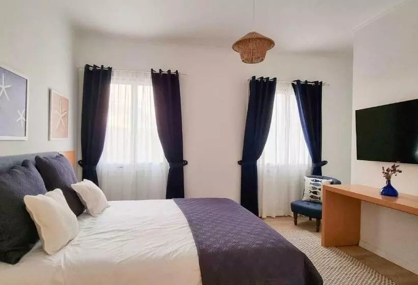 Retkeilymaja Farol Guesthouse