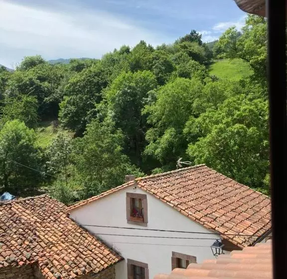 Aamiaismajoitus (B&B) La Valuisilla, Hotel Rural