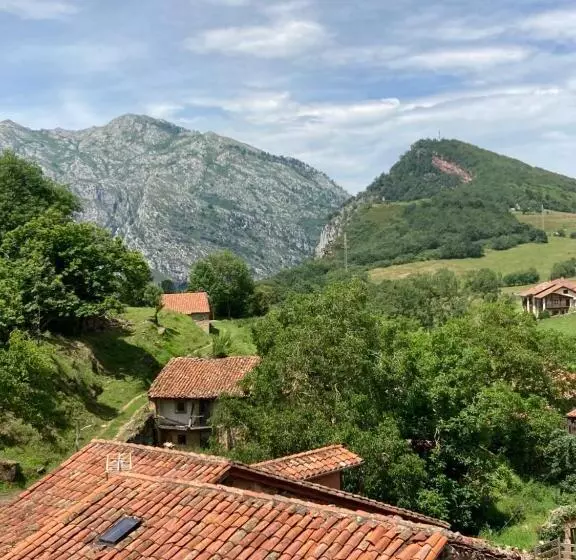 Aamiaismajoitus (B&B) La Valuisilla, Hotel Rural