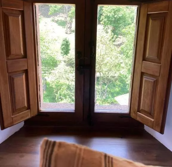 Aamiaismajoitus (B&B) La Valuisilla, Hotel Rural