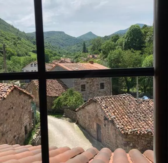 Aamiaismajoitus (B&B) La Valuisilla, Hotel Rural