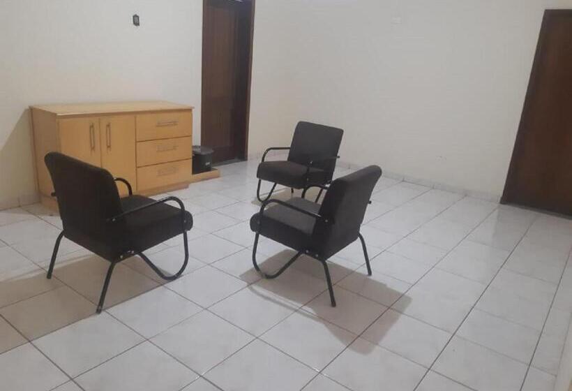 Общежитие Cascais Quartos & Suítes