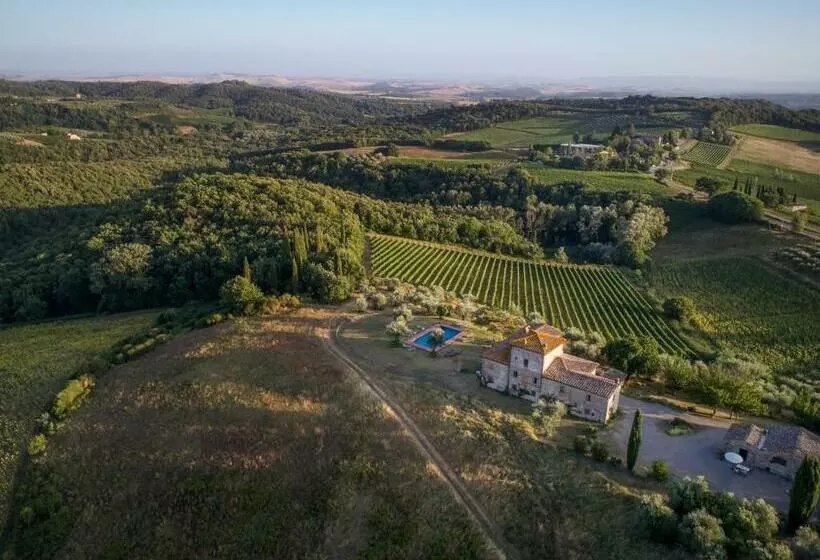 هتل Castello Di Bossi