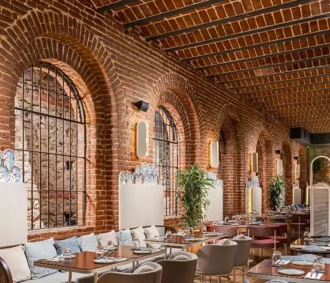 Hotel Ecole St. Pierre