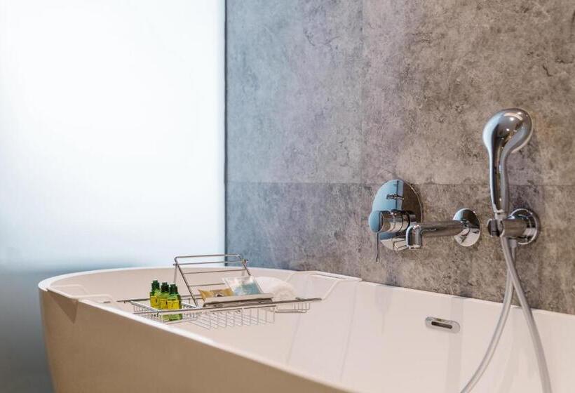 Grand Bay Hotel Chengdu