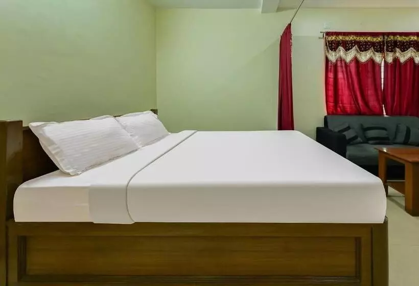 ホテル Sri Krishna Eden