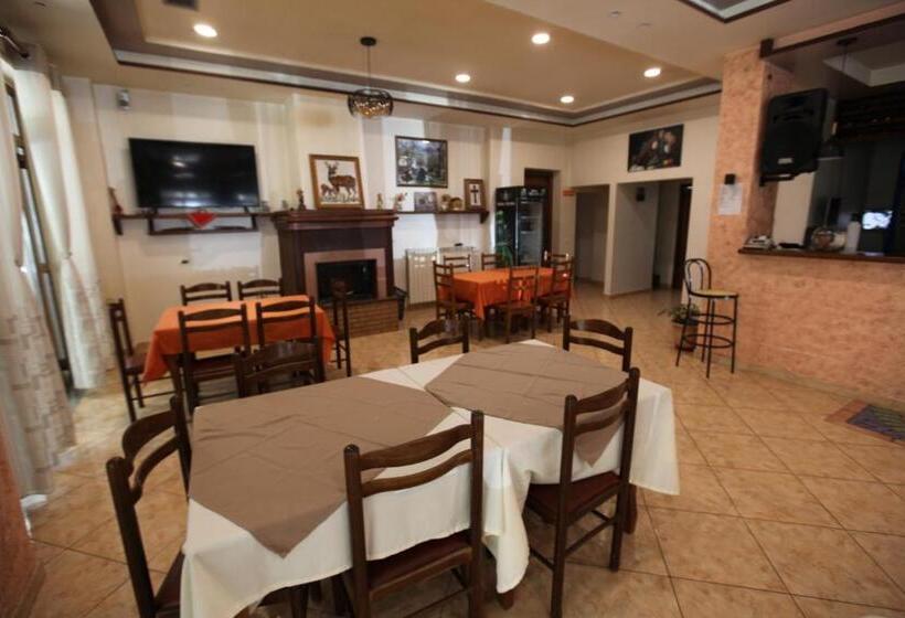 هتل Bujtina Uji I Panjes, Log Cabins