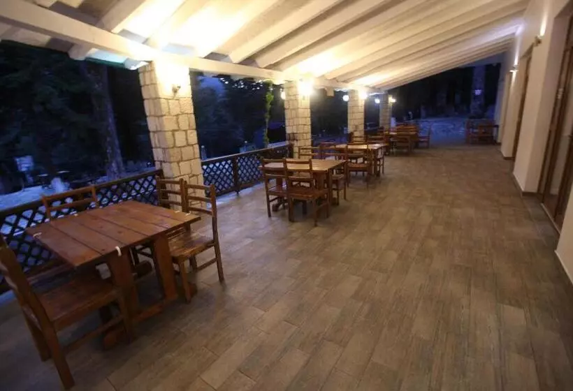 هتل Bujtina Uji I Panjes, Llogara