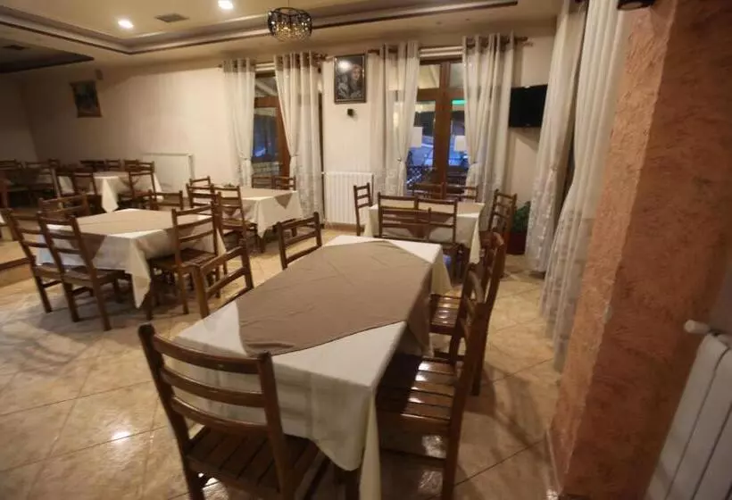 هتل Bujtina Uji I Panjes, Llogara