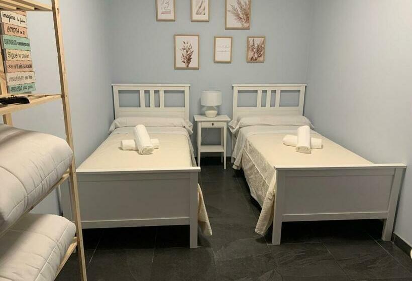 Hostel & Rooms O Albergue Da Meiga