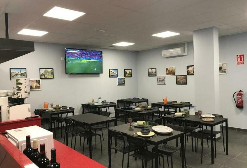 Hostel & Rooms O Albergue Da Meiga