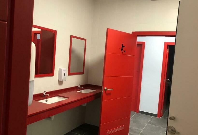 Hostel & Rooms O Albergue Da Meiga