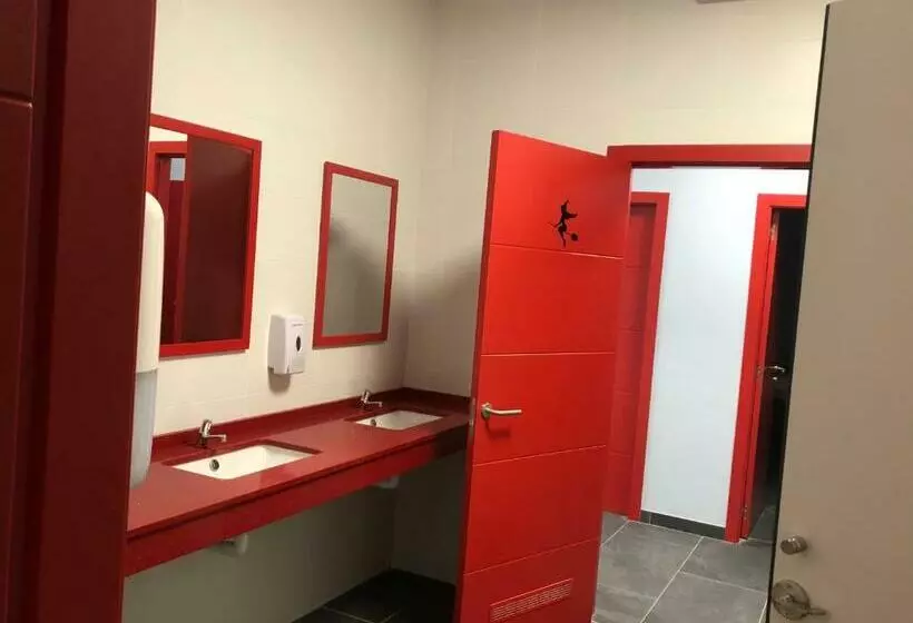 Hostel & Rooms O Albergue Da Meiga