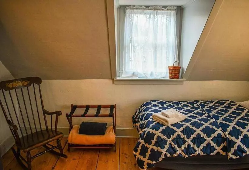 Majatalo Brook Road Inn