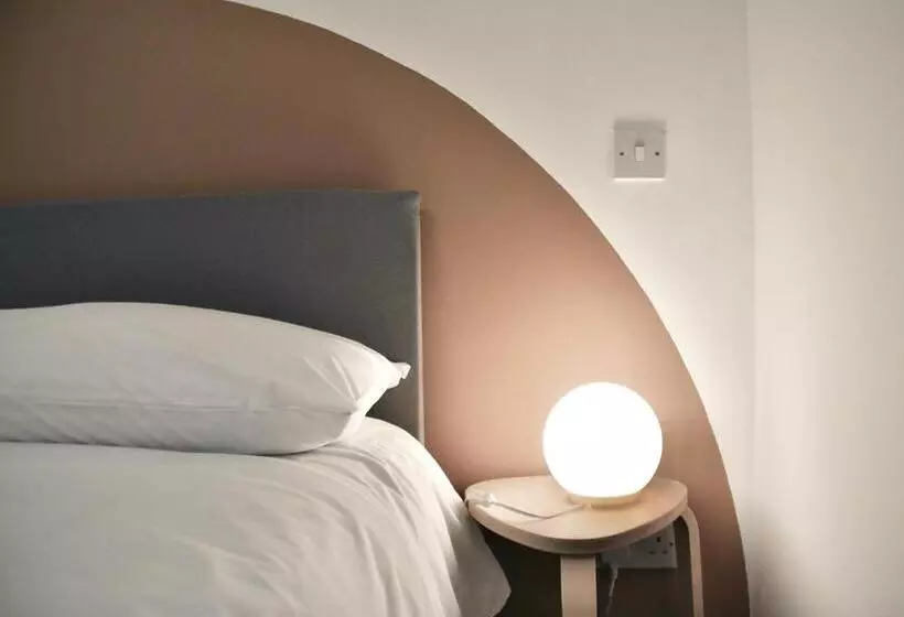 پانسیون Roost Hill Guest House   Free Parking