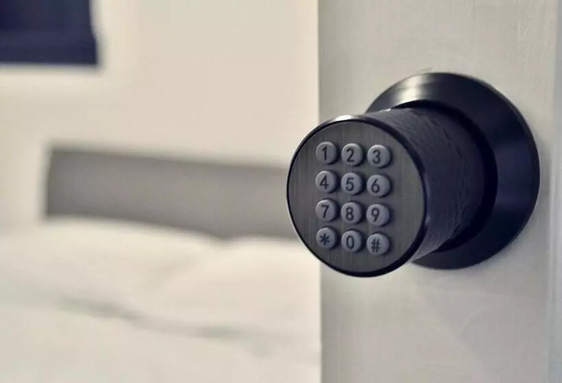 پانسیون Roost Hill Guest House   Free Parking