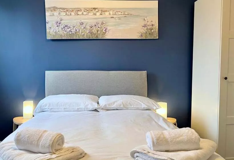 پانسیون Roost Hill Guest House   Free Parking