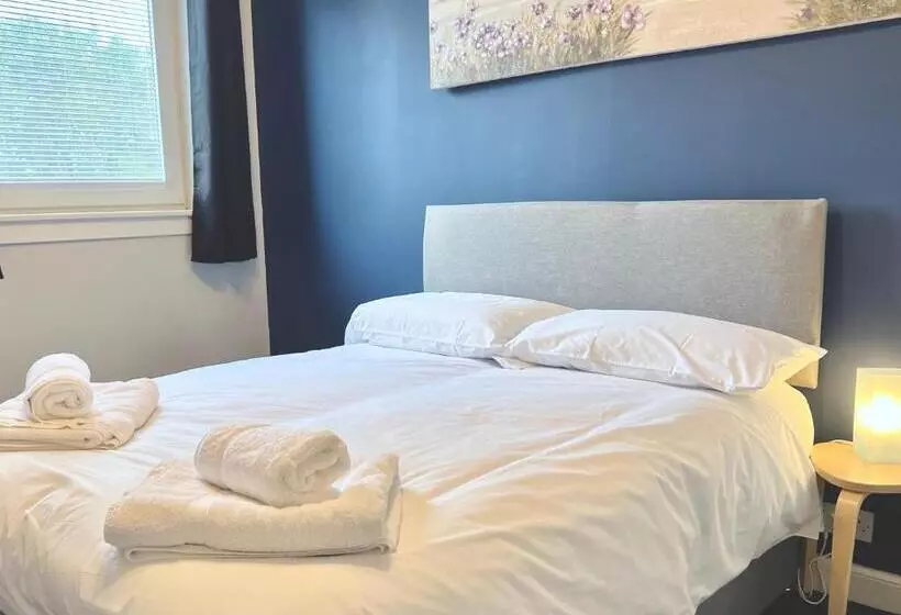 پانسیون Roost Hill Guest House   Free Parking